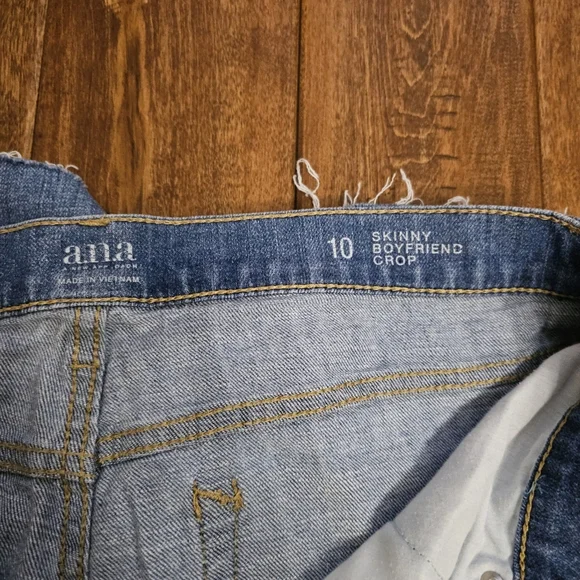 a.n.a. Jean shorts size 10 - Picture 3 of 12